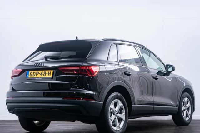 Audi Q3 (2021) thumbnail 4