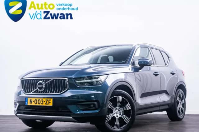 Volvo XC40 (2018) thumbnail 2
