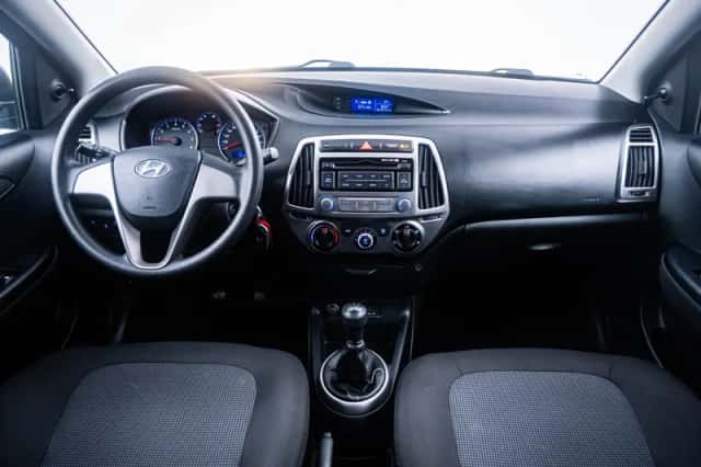 Hyundai i20 (2013) thumbnail 3