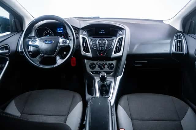 Ford Focus (2013) thumbnail 3