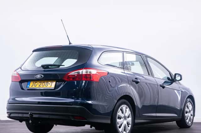 Ford Focus (2013) thumbnail 4