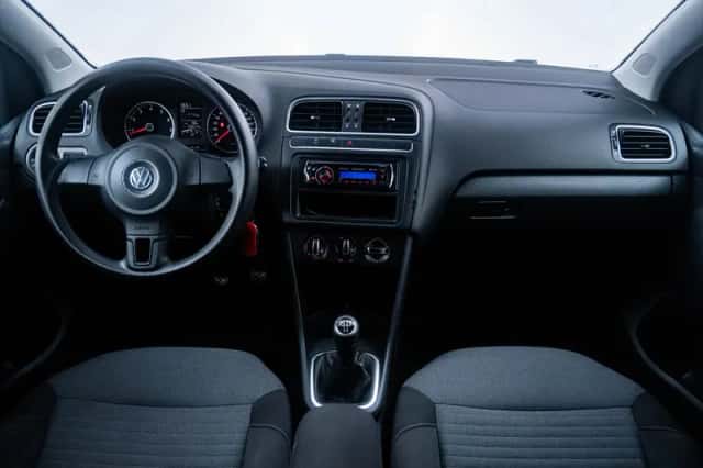 Volkswagen Polo (2010) thumbnail 2