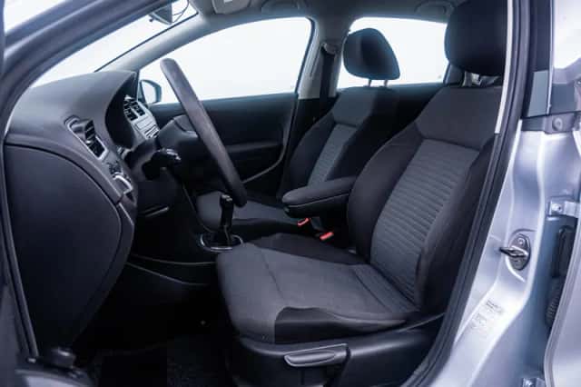 Volkswagen Polo (2010) thumbnail 6