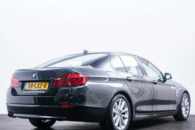 BMW 5-Serie (2010) thumbnail 3