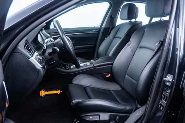 BMW 5-Serie (2010) thumbnail 6