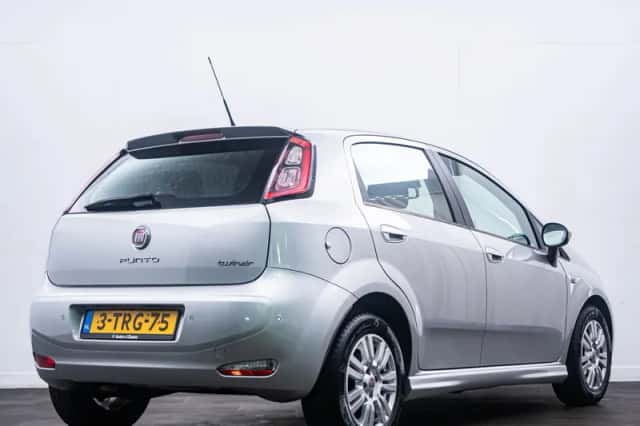 Fiat Punto (2014) thumbnail 3