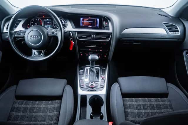 Audi A4 (2013) thumbnail 2
