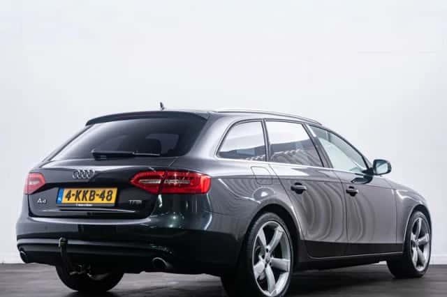 Audi A4 (2013) thumbnail 3