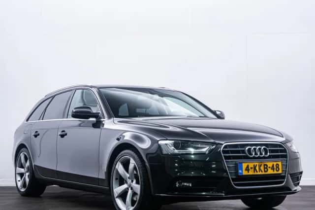 Audi A4 (2013) thumbnail 4