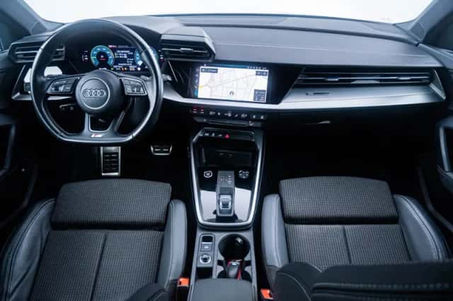 Audi A3 (2021) thumbnail 2