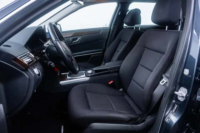 Mercedes-Benz E-Klasse (2010) thumbnail 6