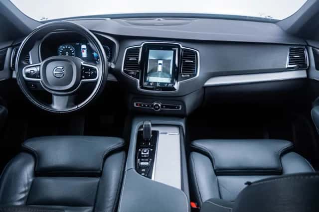 Volvo XC90 (2021) thumbnail 2