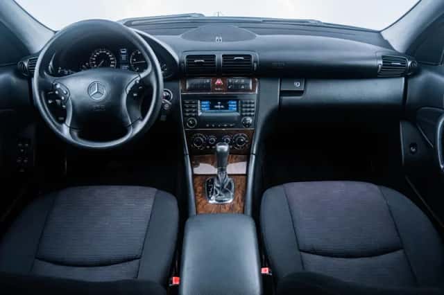 Mercedes-Benz C-Klasse (2004) thumbnail 2