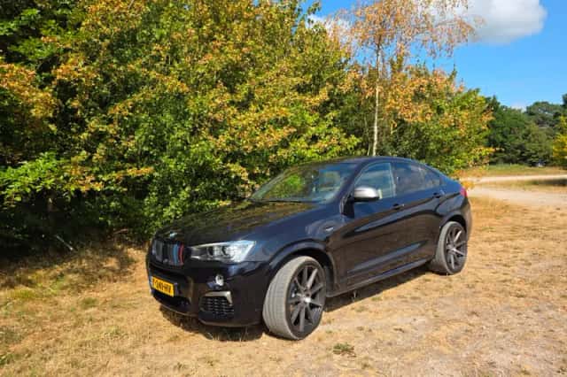 BMW X4 (2017) thumbnail 1