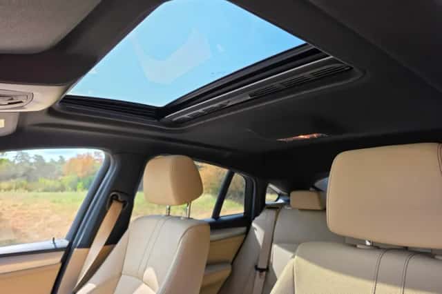 BMW X4 (2017) thumbnail 5
