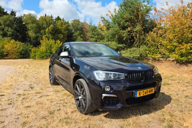 BMW X4 (2017) thumbnail 1