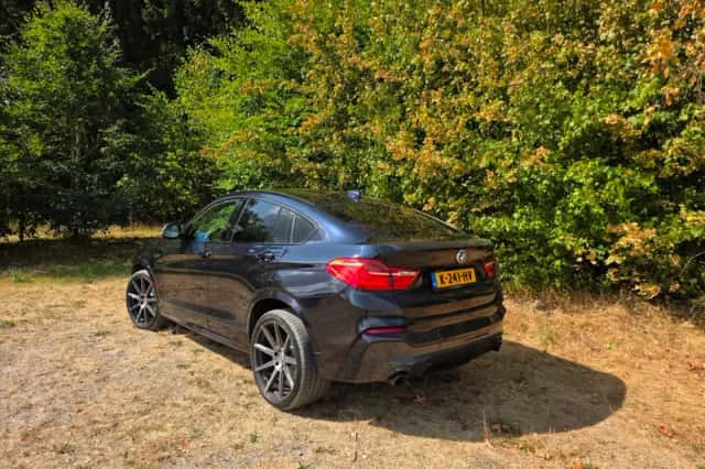 BMW X4 (2017) thumbnail 5