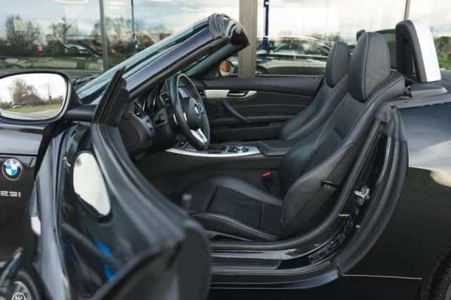 BMW Z4 (2009) thumbnail 2