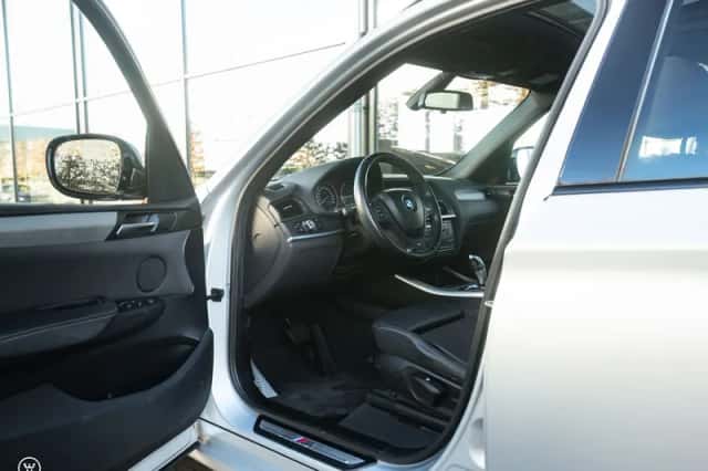 BMW X3 (2011) thumbnail 2