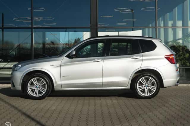 BMW X3 (2011) thumbnail 3