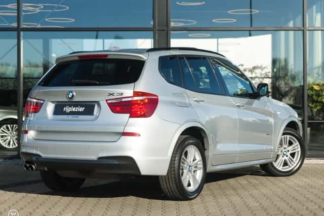 BMW X3 (2011) thumbnail 4