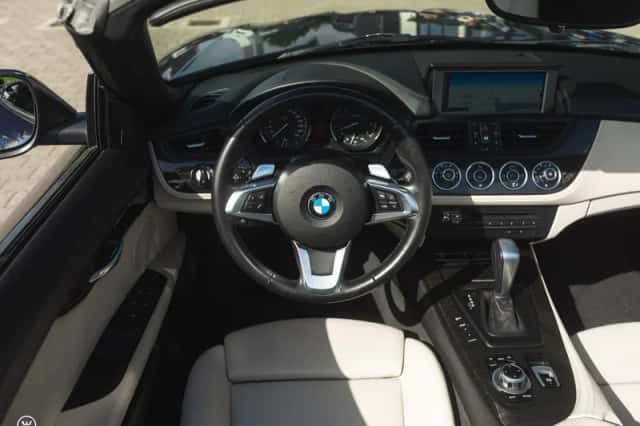 BMW Z4 (2009) thumbnail 6