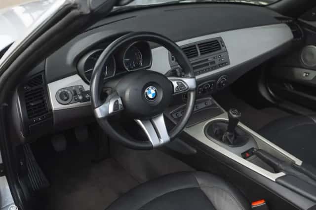 BMW Z4 (2004) thumbnail 5