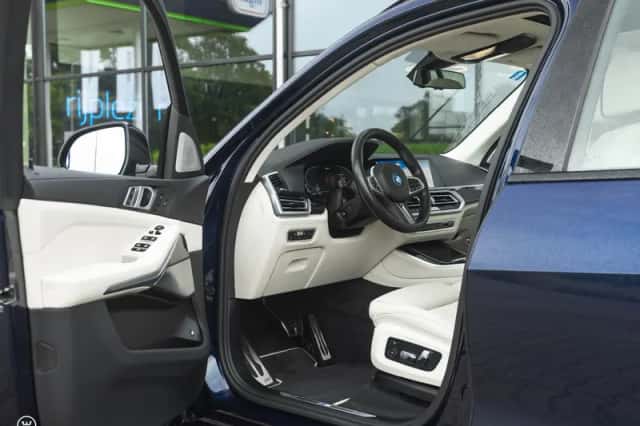 BMW X5 (2022) thumbnail 2