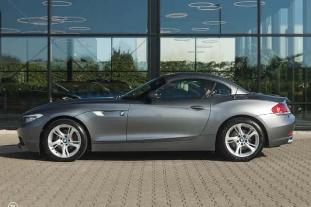 BMW Z4 (2011) thumbnail 3