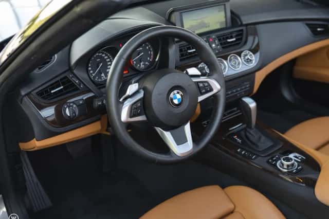 BMW Z4 (2011) thumbnail 5