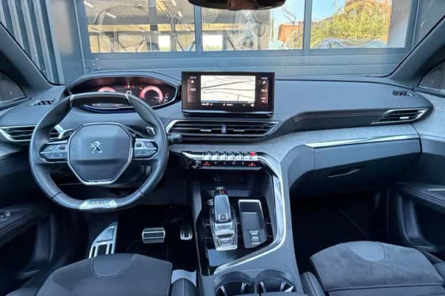 Peugeot 3008 (2023) thumbnail 5