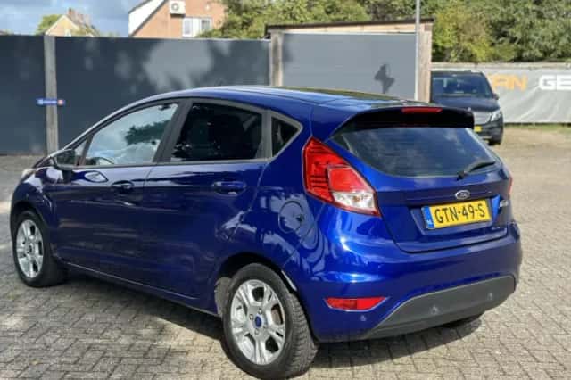 Ford Fiesta (2014) thumbnail 4