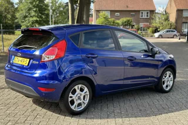 Ford Fiesta (2014) thumbnail 6