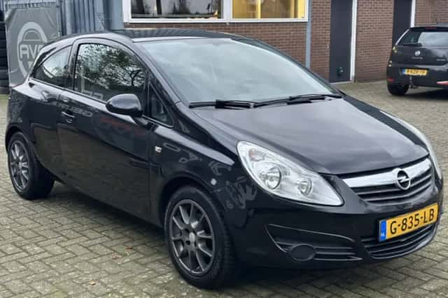 Opel Corsa (2010) thumbnail 6
