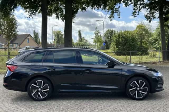 Škoda Octavia (2021) thumbnail 6