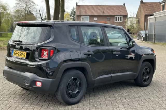Jeep Renegade (2015) thumbnail 5