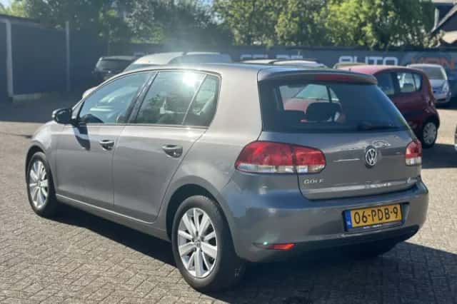 Volkswagen Golf (2011) thumbnail 3