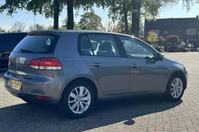 Volkswagen Golf (2011) thumbnail 5