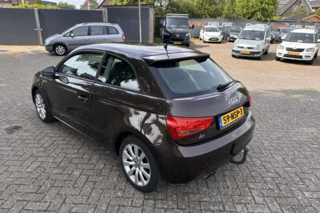 Audi A1 (2010) thumbnail 4