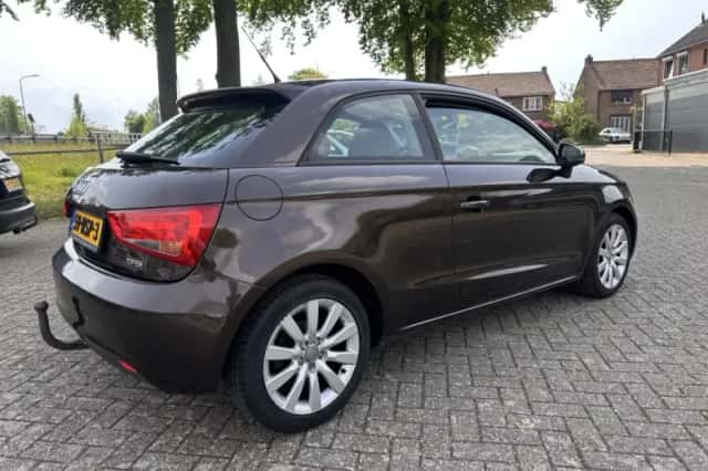 Audi A1 (2010) thumbnail 6