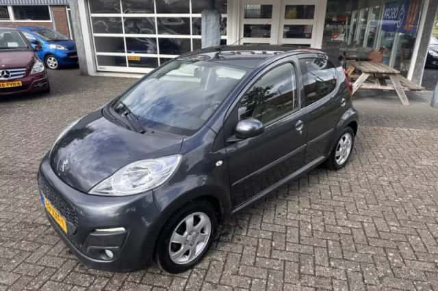Peugeot 107 (2012) thumbnail 2