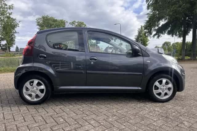 Peugeot 107 (2012) thumbnail 4