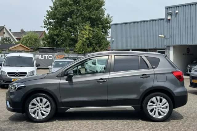 Suzuki S-Cross (2019) thumbnail 2