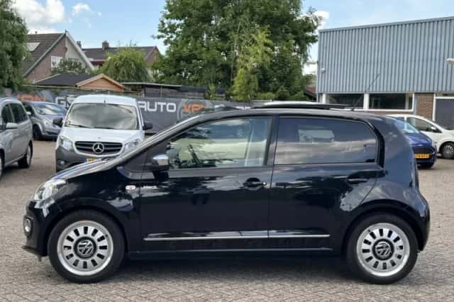 Volkswagen Up! (2013) thumbnail 3