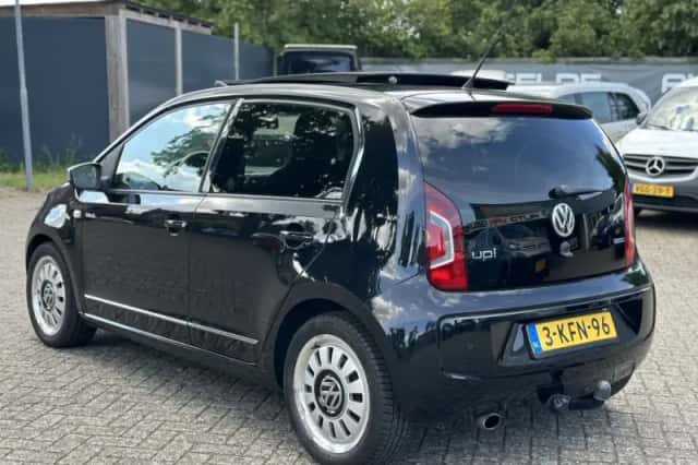 Volkswagen Up! (2013) thumbnail 4