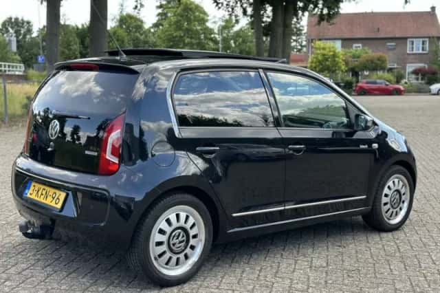 Volkswagen Up! (2013) thumbnail 6