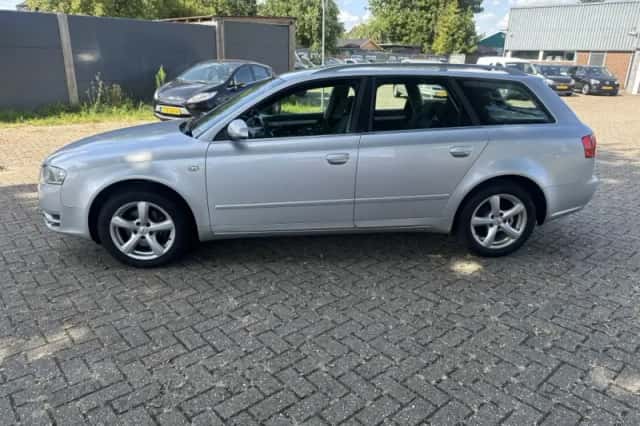 Audi A4 (2005) thumbnail 2