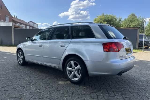 Audi A4 (2005) thumbnail 3