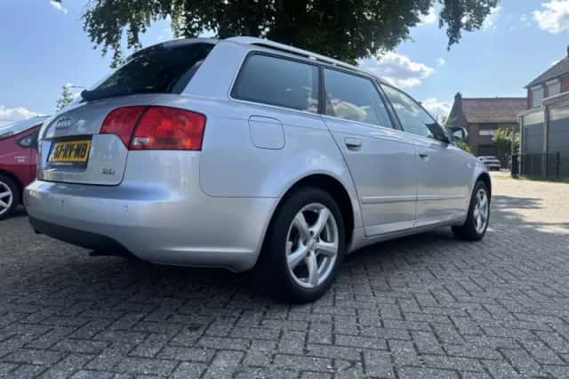 Audi A4 (2005) thumbnail 5