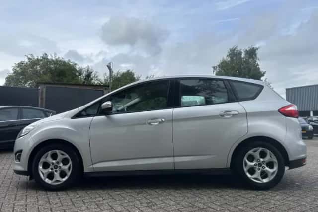 Ford C-Max (2015) thumbnail 3
